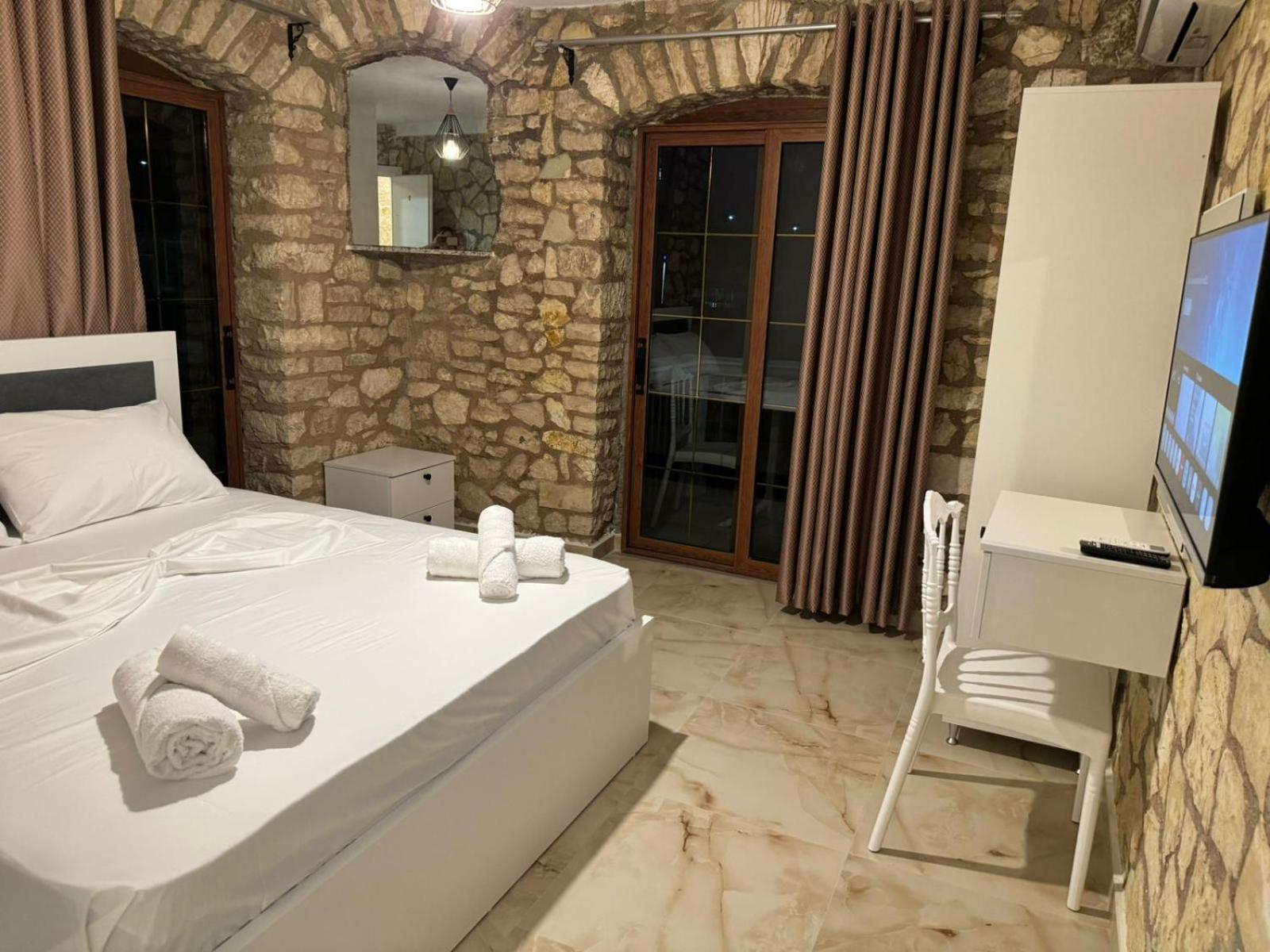 The White Troy Hotel Saranda Szoba fotó